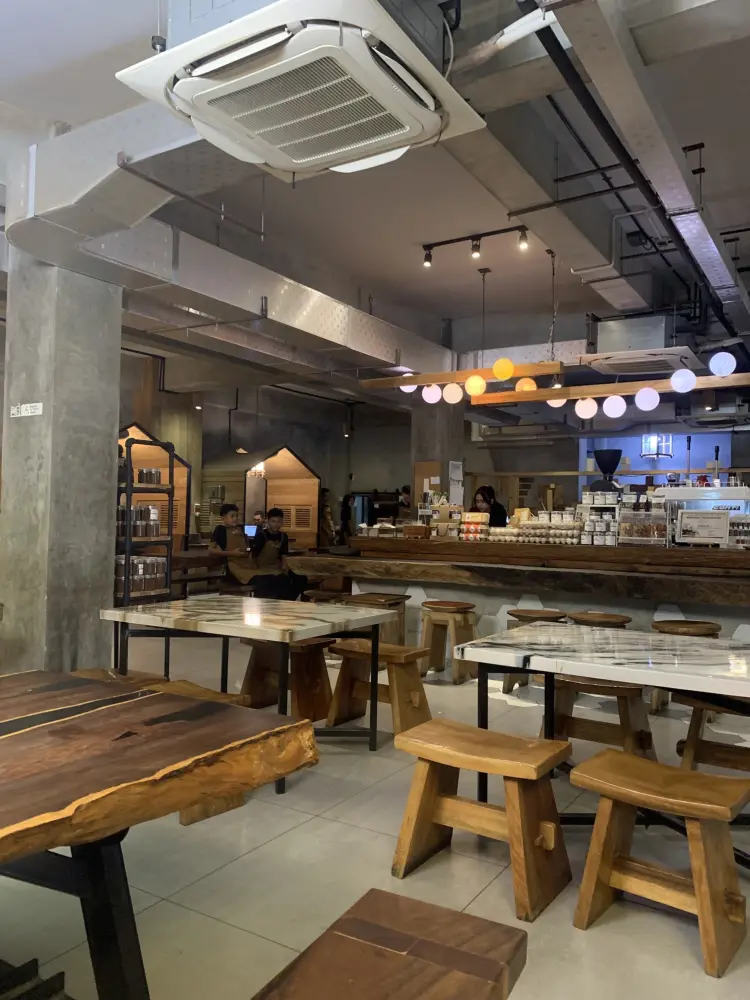 Glucklich Resto & Bakery 4