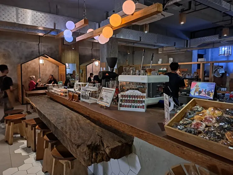 Glucklich Resto & Bakery 2