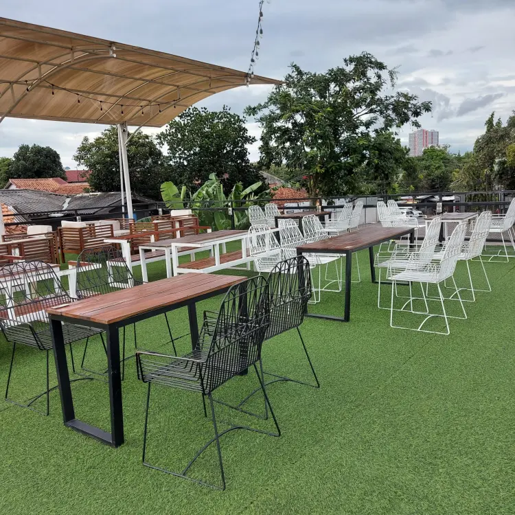 Embun senja coffee n Eatery 9