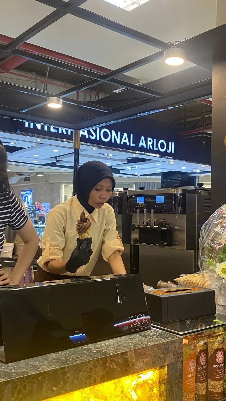 Luuca Mall Panakkukang Makassar 4