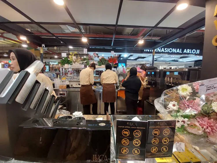 Luuca Mall Panakkukang Makassar 5