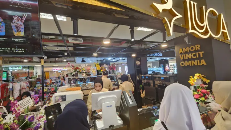 Luuca Mall Panakkukang Makassar 2