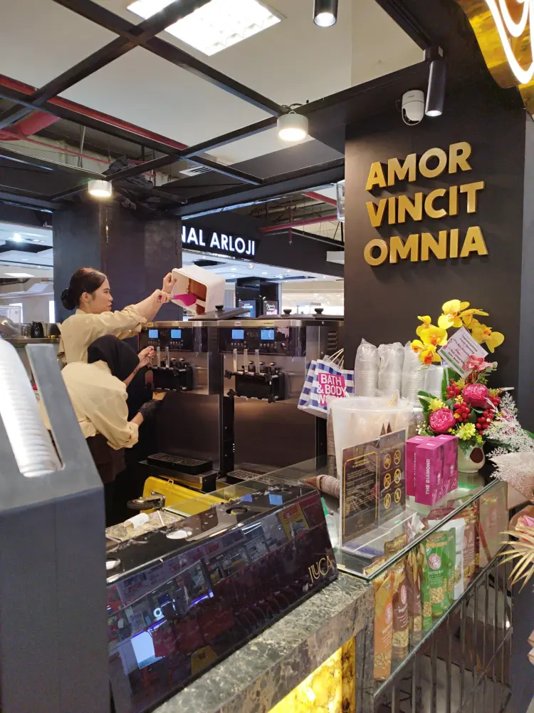 Luuca Mall Panakkukang Makassar 3