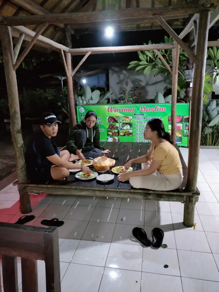 Warung Makan Muslim Lalanglinggah 8