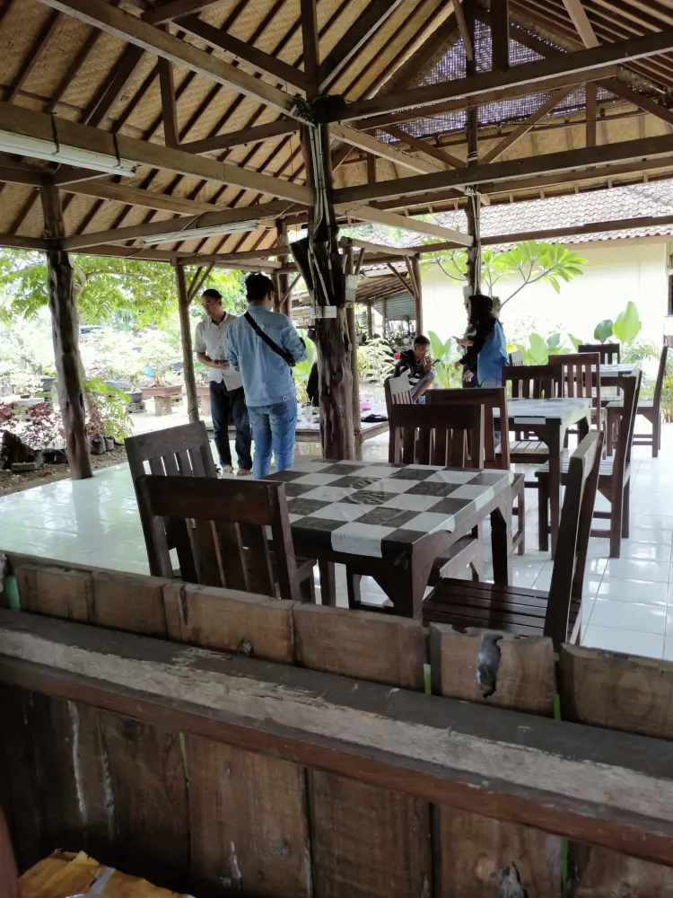 Warung Makan Muslim Lalanglinggah 9