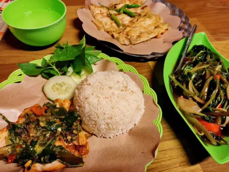 Lesehan Warung Bamboe Kebumen 7