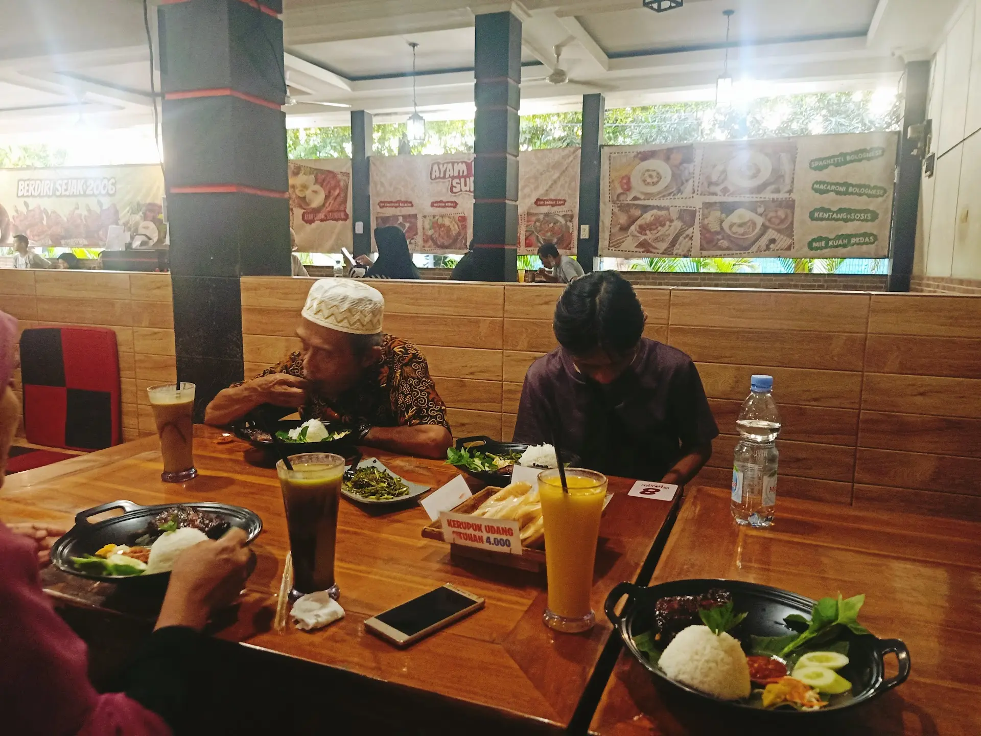 谷歌4.9分的烤鸡“神店”，竟靠“五星好评换折扣”刷分？ 1