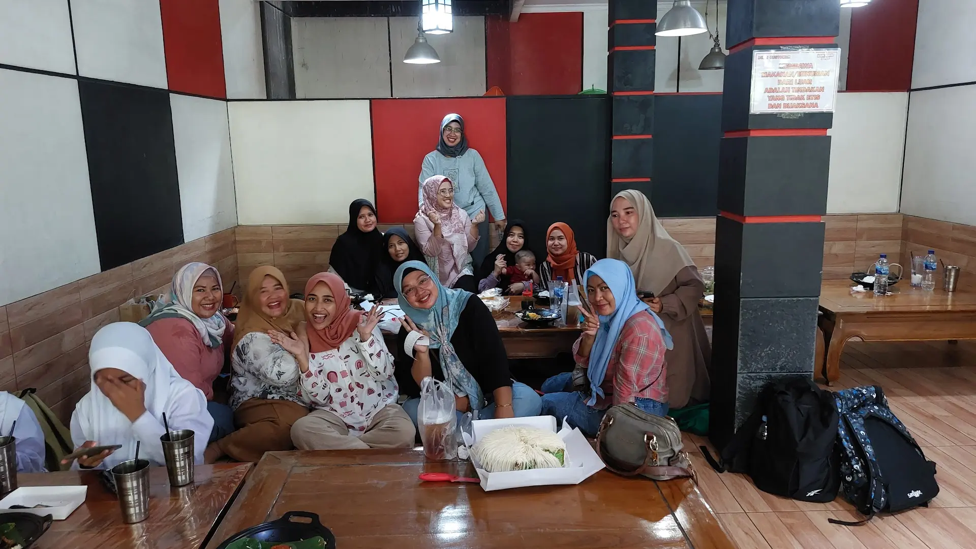 谷歌4.9分的烤鸡“神店”，竟靠“五星好评换折扣”刷分？ 2