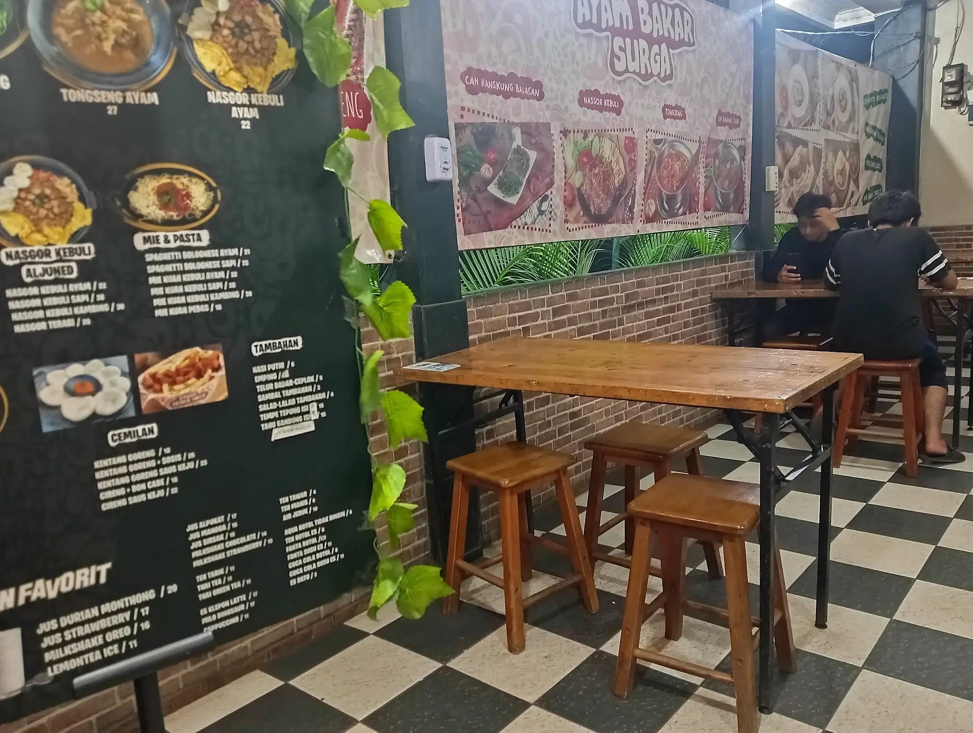 谷歌4.9分的烤鸡“神店”，竟靠“五星好评换折扣”刷分？ 4