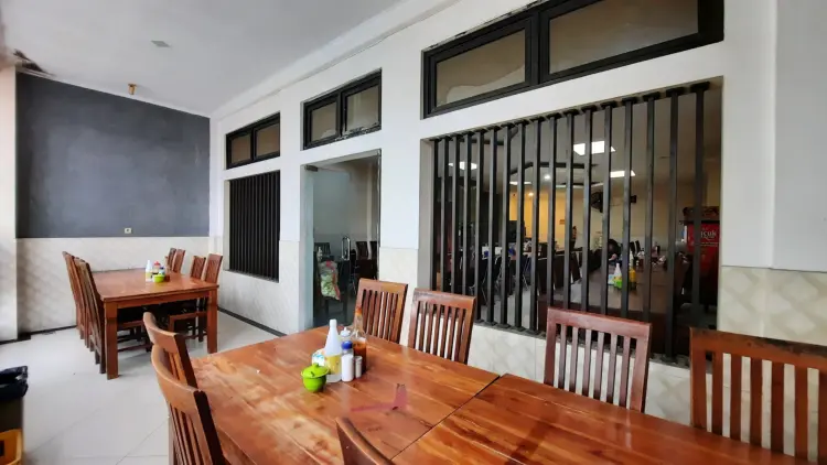 Google 4.6-star Legendary Meatball: Is the broth surprisingly a massive MSG fest?