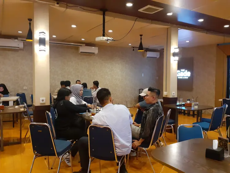 The Gade Coffee & Gold Padang 8