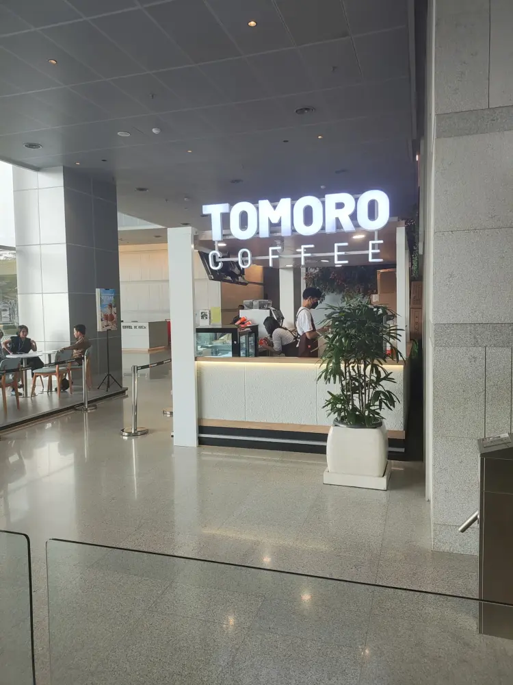 TOMORO COFFEE - Gold Coast Office 1