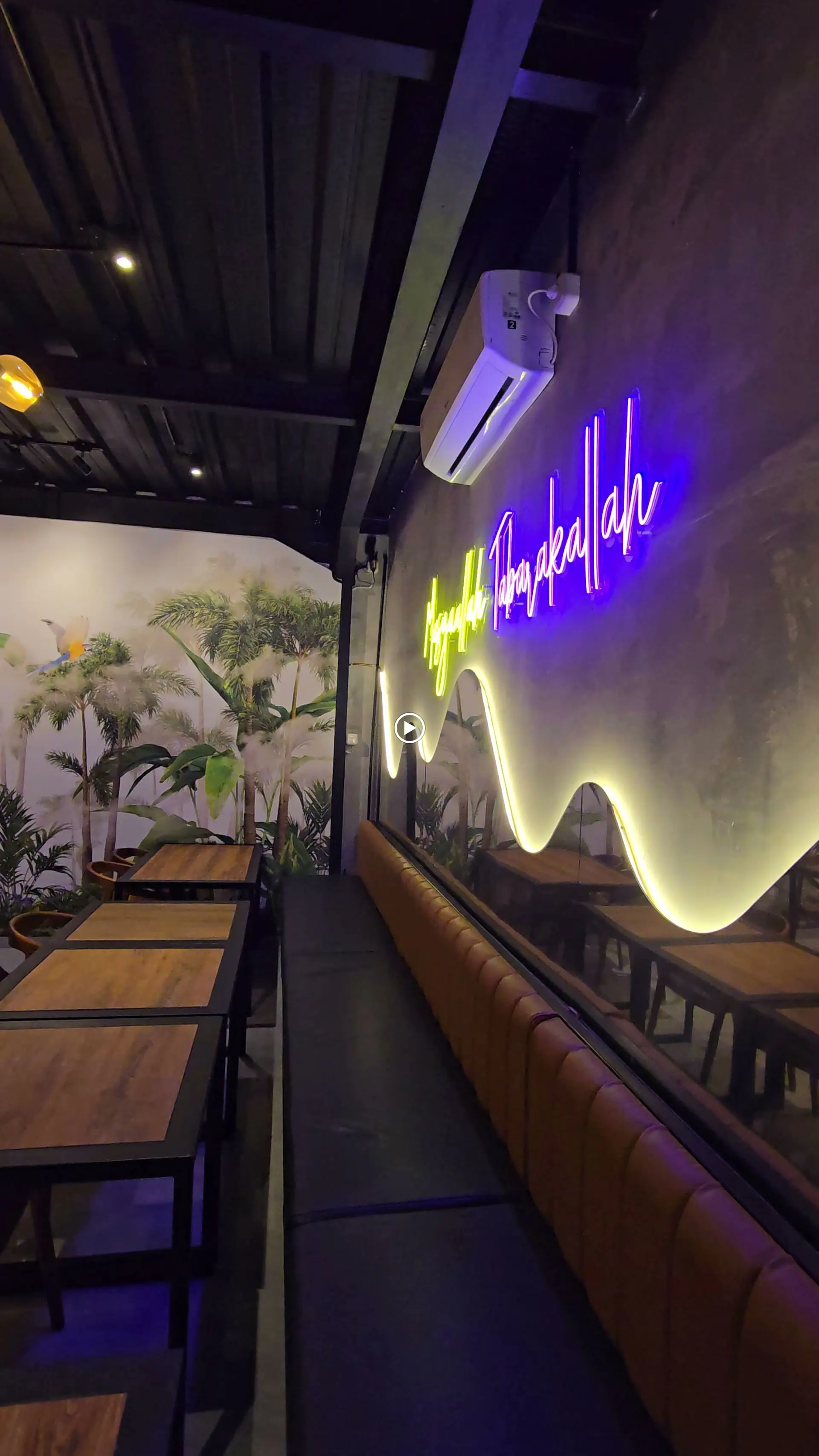 Jangan ke sini pas perut kosong! Tempat viral di Makassar ini beneran bikin cinta tapi benci… 4