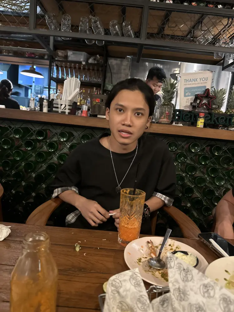 Shrimpis Restaurant 7