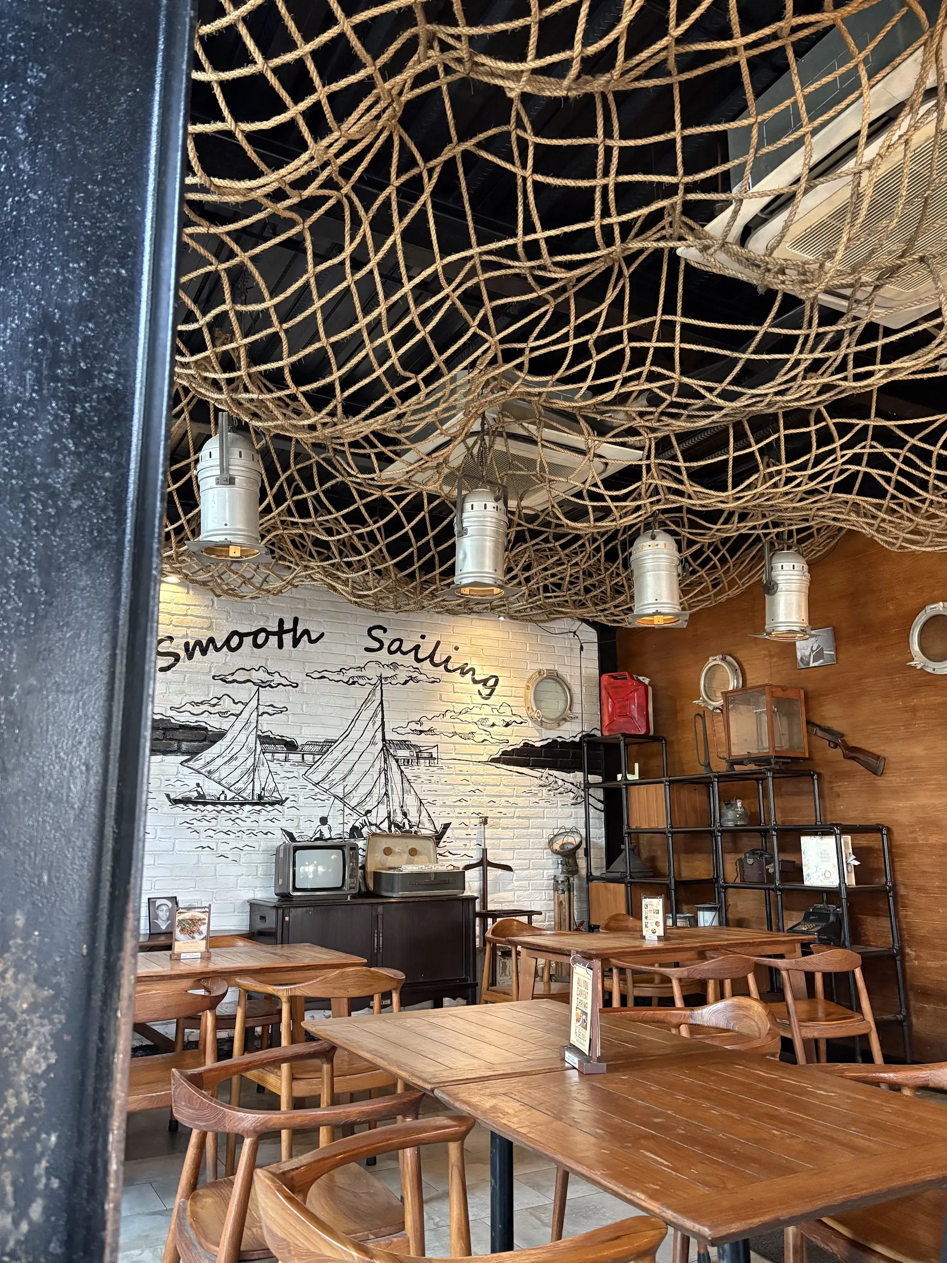 Almost 10,000 4.8-star reviews? Is this Seminyak shrimp restaurant really that amazing? 2