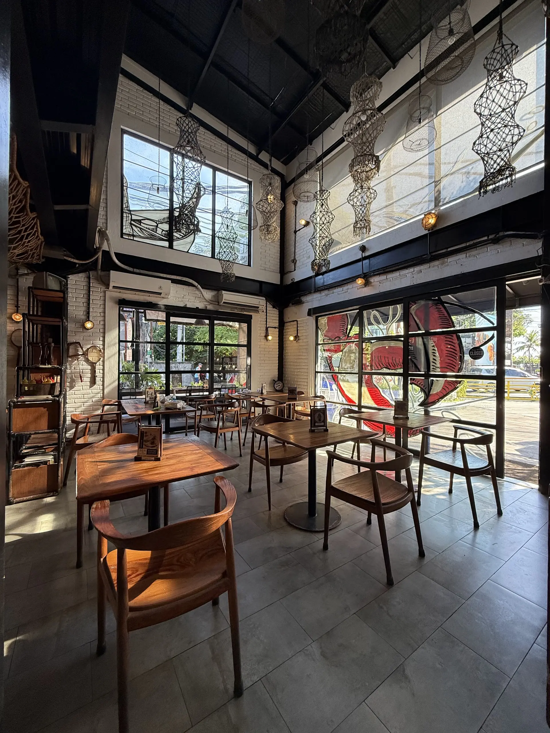 Almost 10,000 4.8-star reviews? Is this Seminyak shrimp restaurant really that amazing? 3