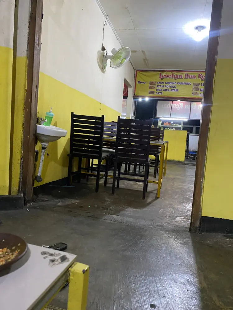 Lesehan Dua Kembar 1