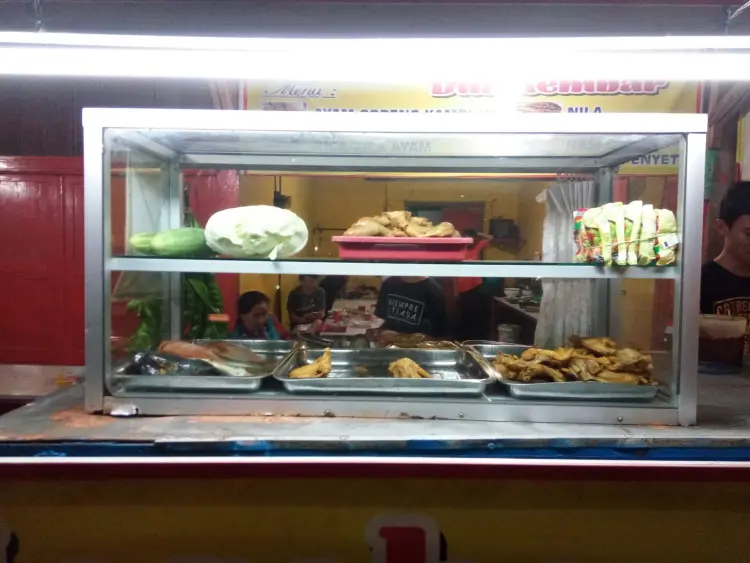 Lesehan Dua Kembar 4