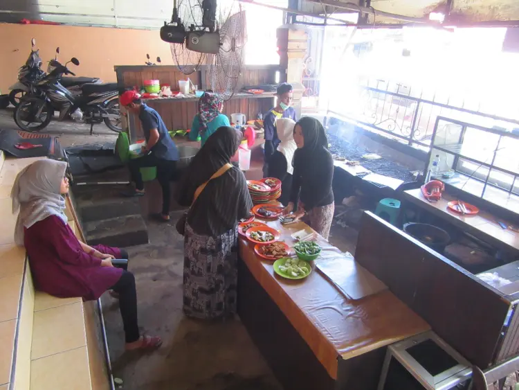 Warung Ikan Bakar Haji Ijay 2