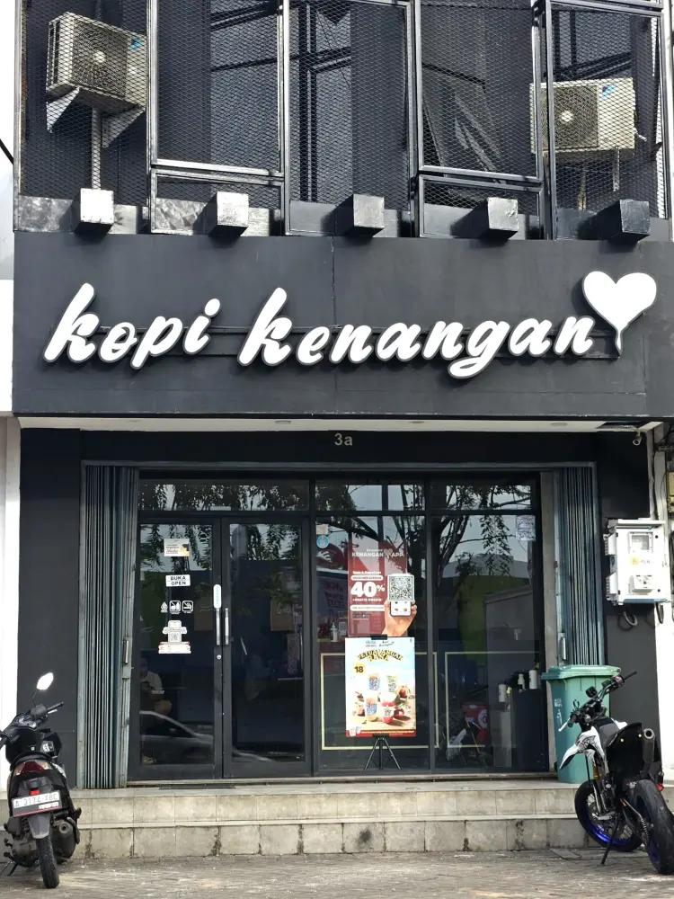 Starbucks Palem Semi Karawaci 1