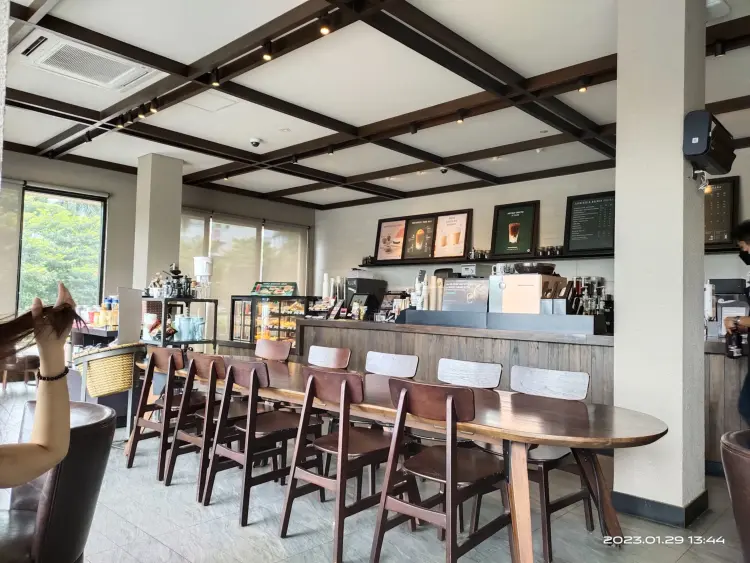 Starbucks Palem Semi Karawaci 6