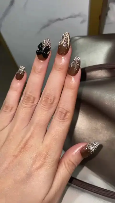 Lizy Peachy Nails Studio Rungkut 1