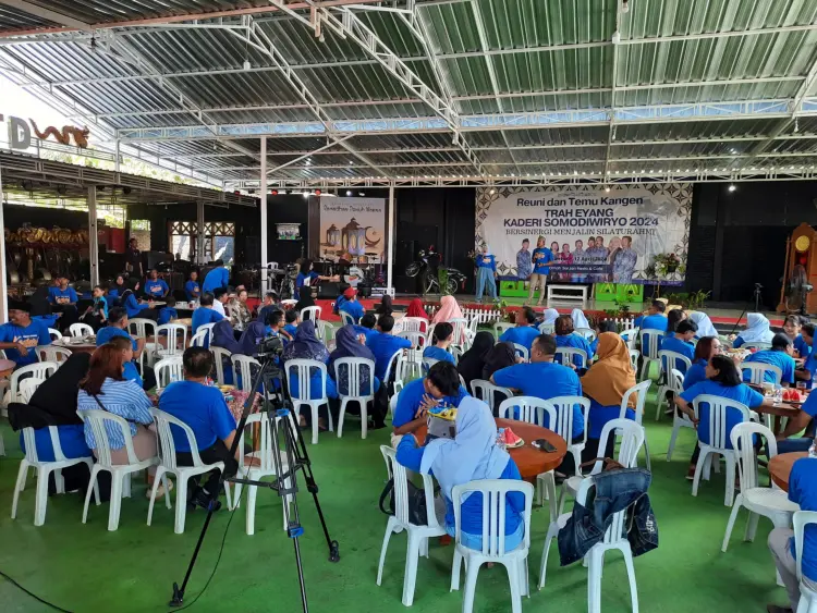 Omah SarJan Resto & Cafe 5