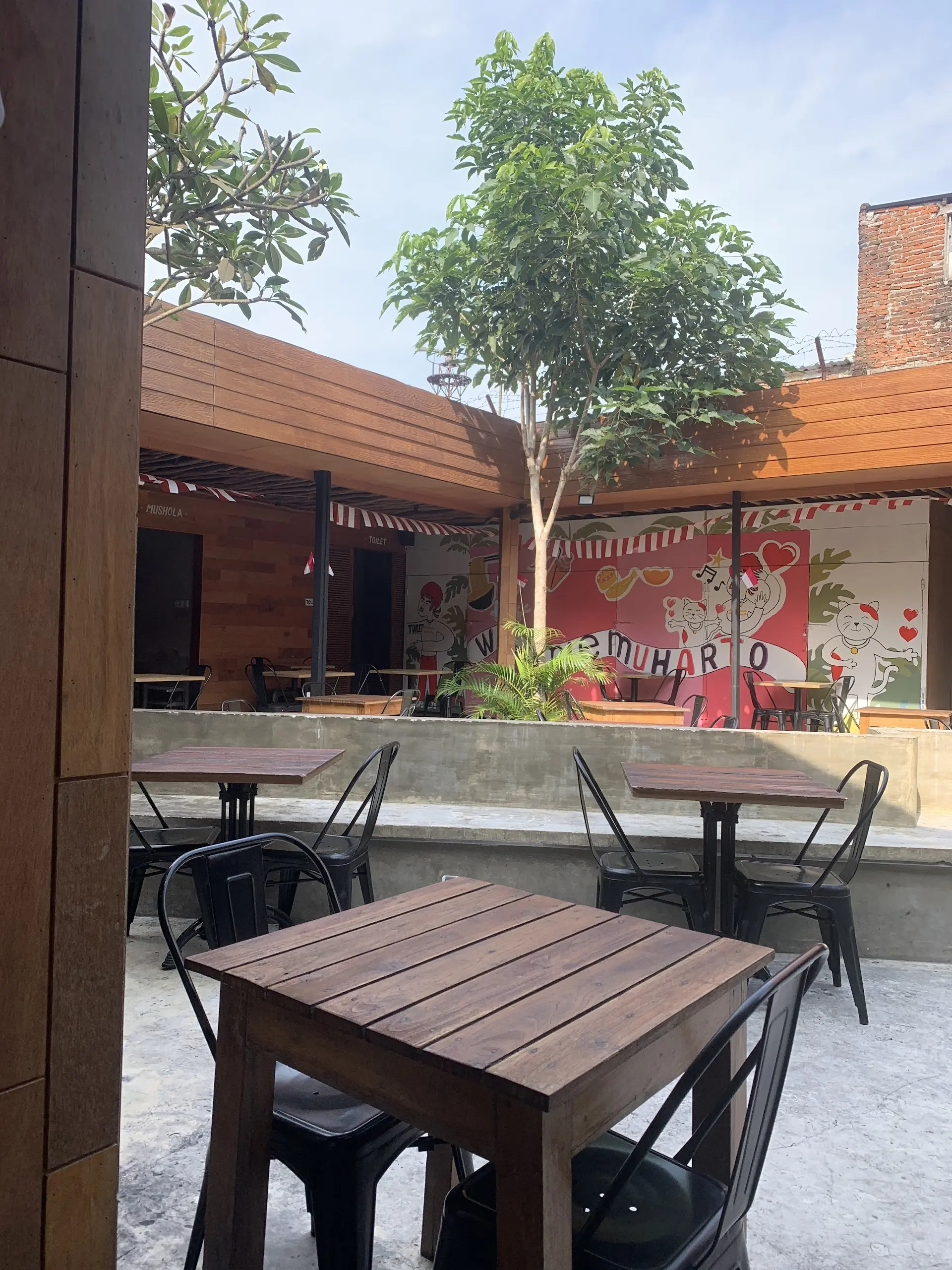 Rela antre 1 jam cuma buat bakmi? Gen-Z Malang, gue akhirnya paham… 6