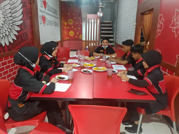 ROCKET CHICKEN VETERAN MARABAHAN 2