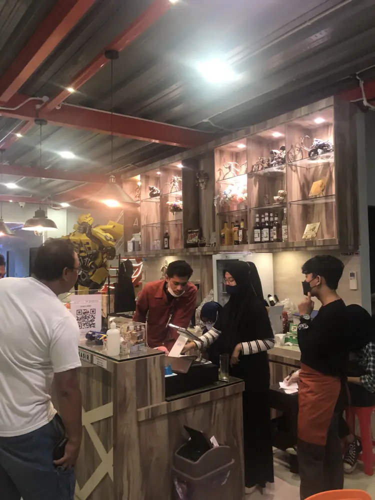 District U1 Cofee & Eatery 7