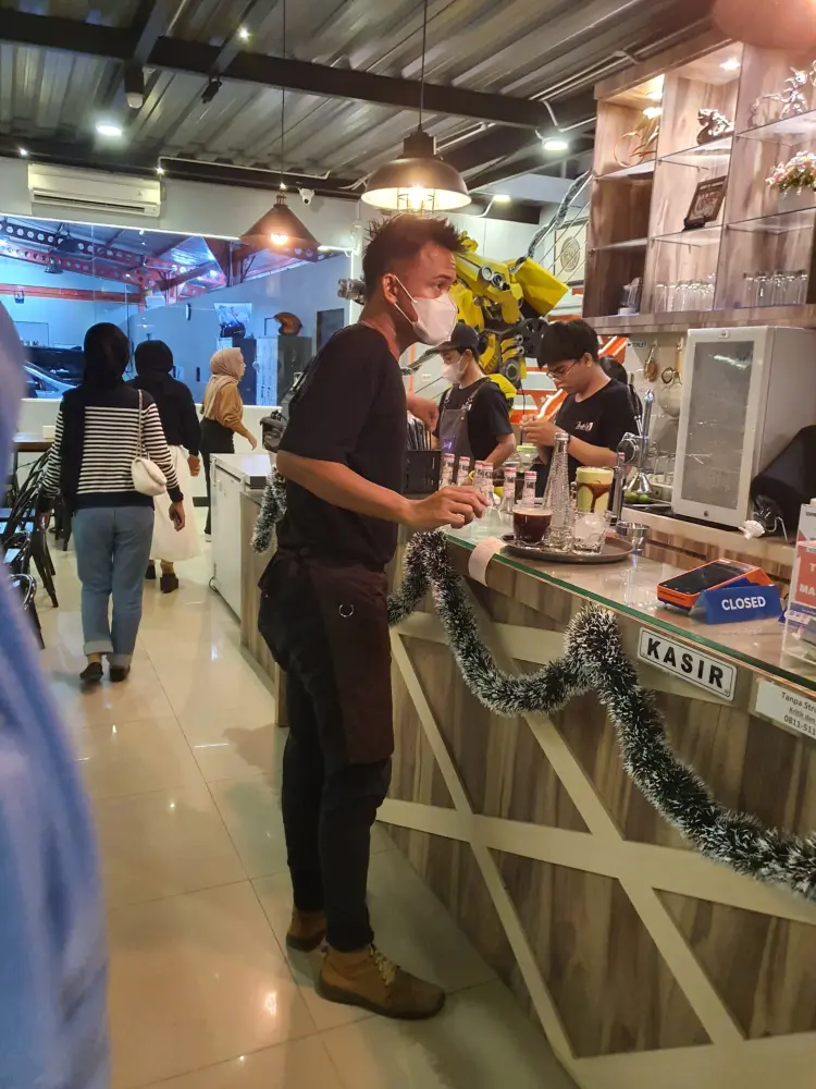 District U1 Cofee & Eatery 9