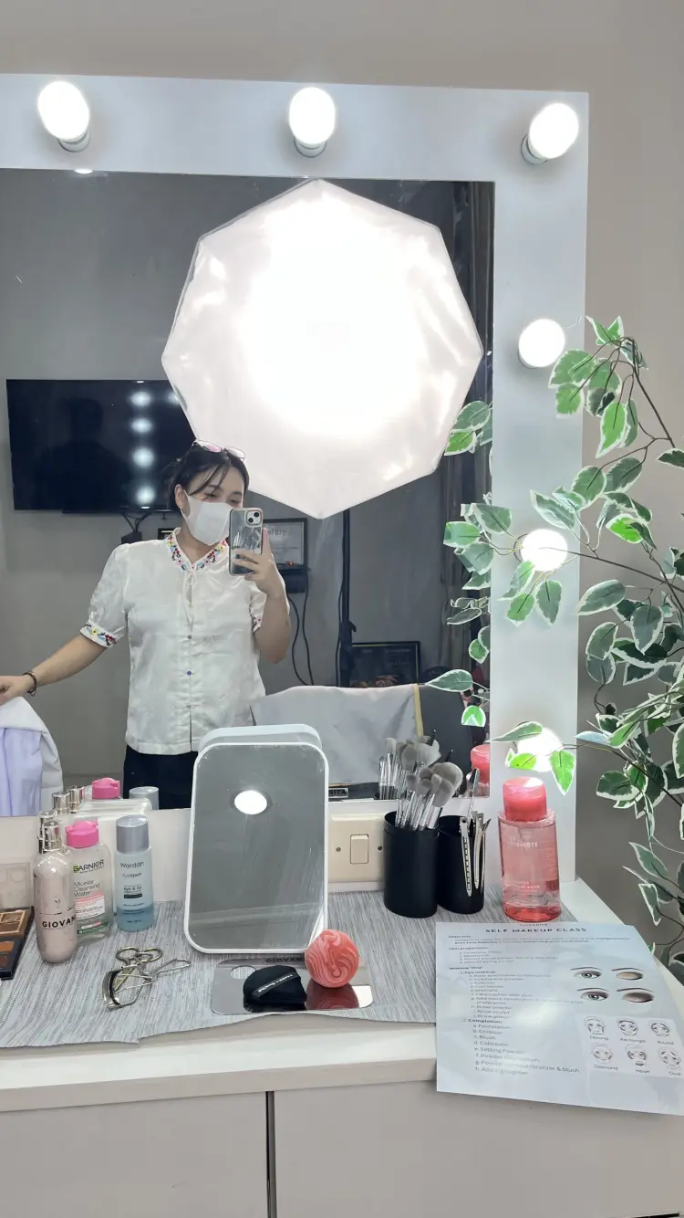 Giovanita Makeup & Beauty Studio 1