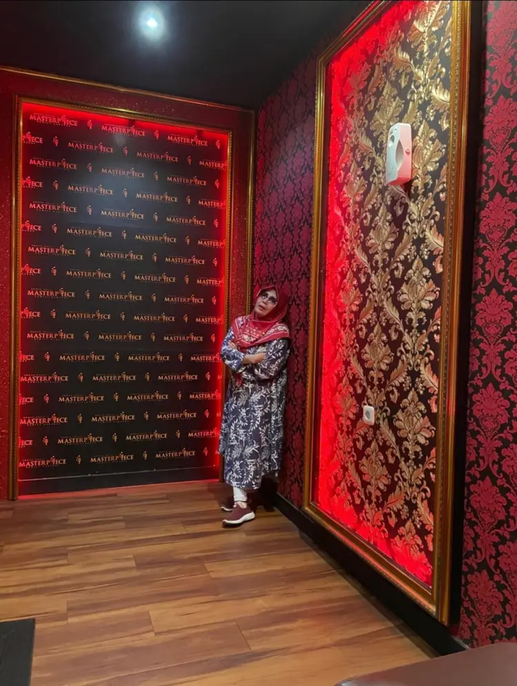 Masterpiece Signature Family Karaoke 1