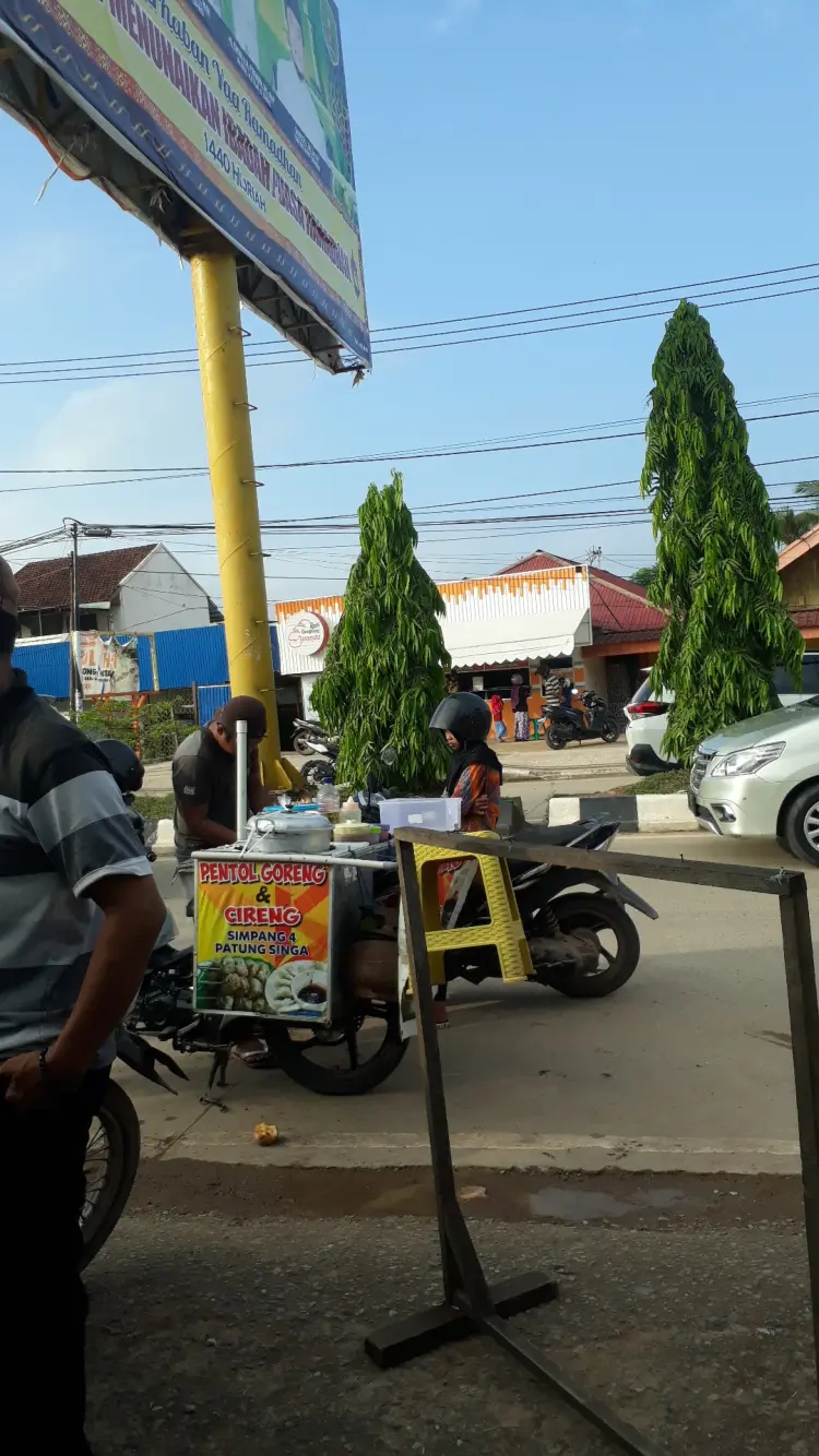 Toko roti di Sangatta ini gila sih, isiannya brutal, es krimnya cuma 15k