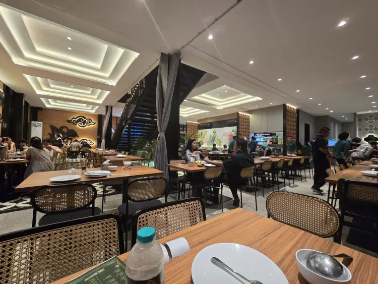 Aroem Resto & Cafe Bekasi 7