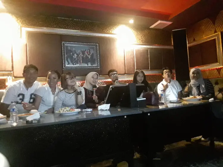 Masterpiece Family Karaoke 7