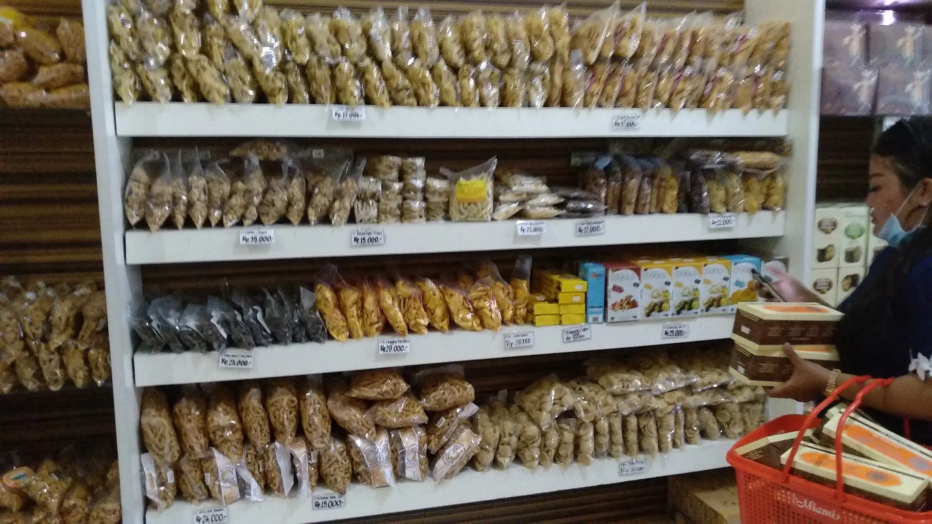 20k per orang, beli zonk? Toko 'sold out' di Bali ini Anjay banget! 5