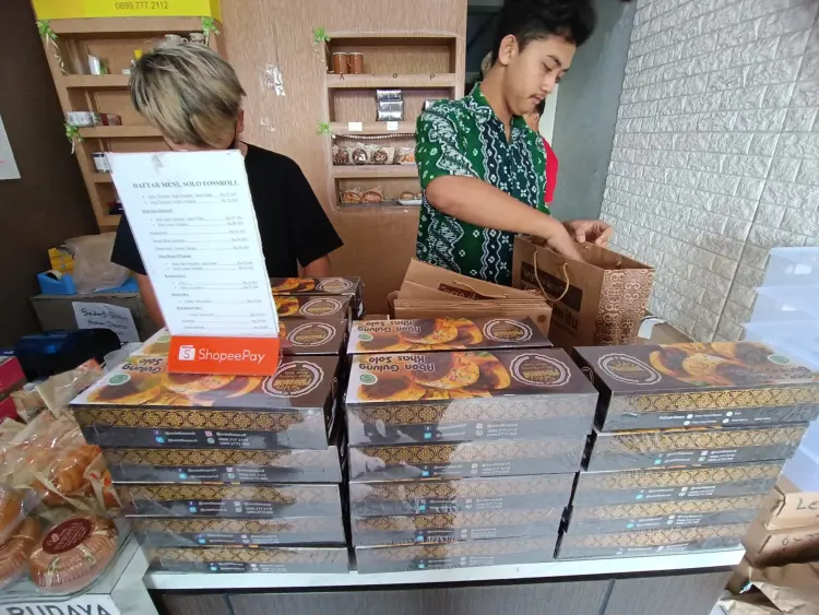 Oleh Oleh Khas Solo Abon Gulung SoloFlossroll 4