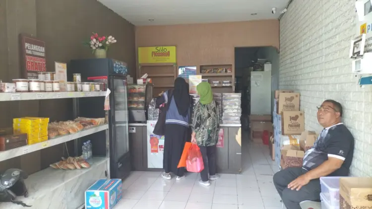 Oleh Oleh Khas Solo Abon Gulung SoloFlossroll 9