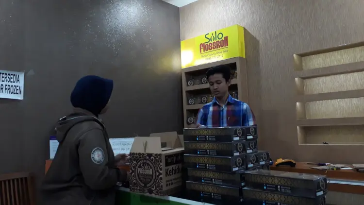 Oleh Oleh Khas Solo Abon Gulung SoloFlossroll 7