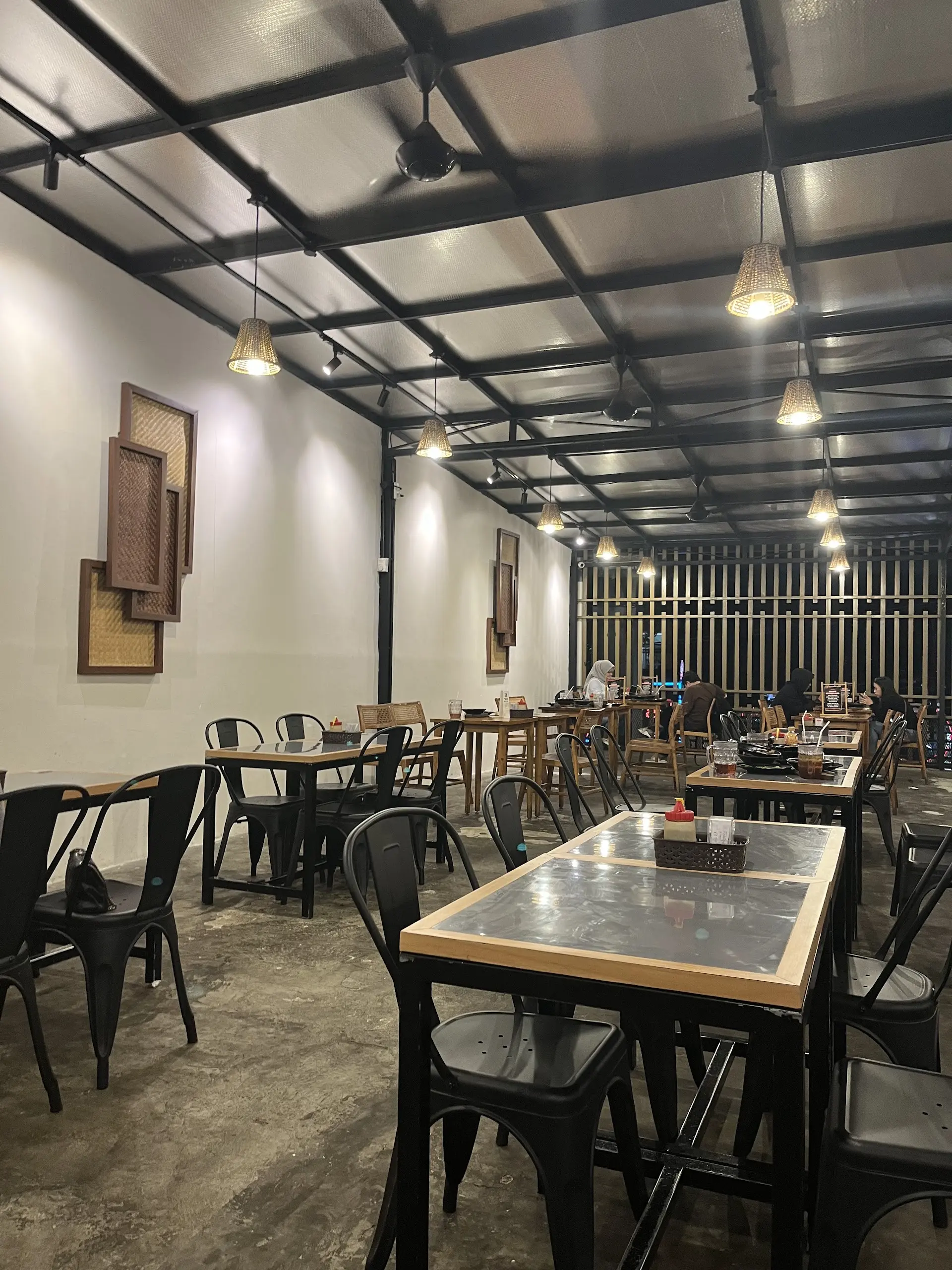 Google 4.8分，但卫生和服务…万隆这家网红Sambal我劝你慎来 3