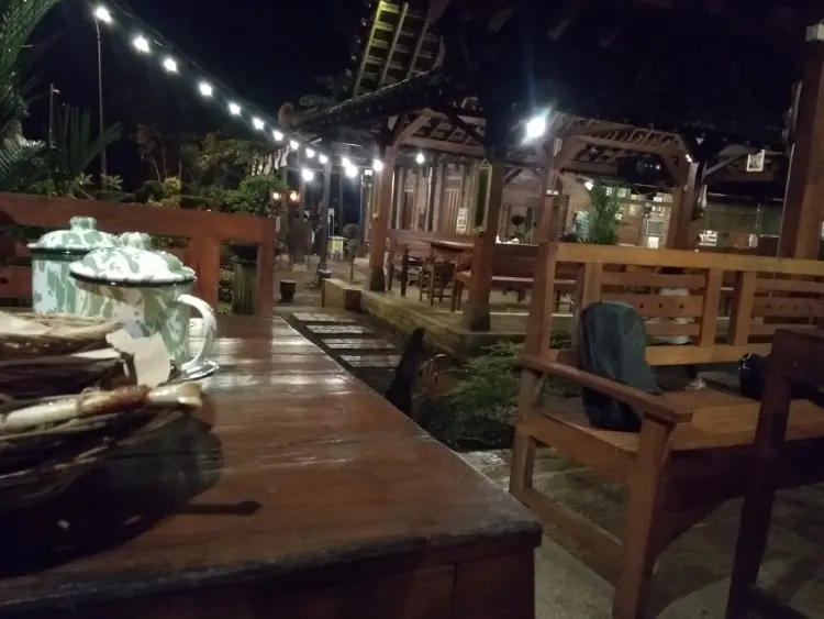 Oemah Agoeng Cafe and Coffee 4