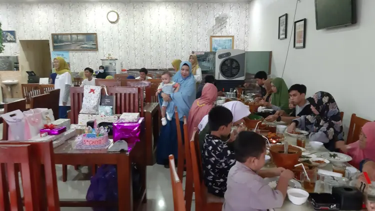 Lesehan Ladina Watampone 10