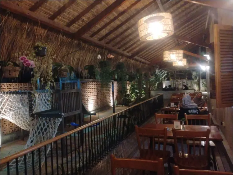 Njonja Munsen Coffee Dining & Space 5