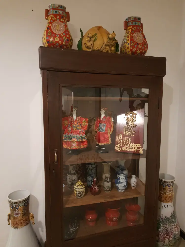 Njonja Munsen Coffee Dining & Space 8