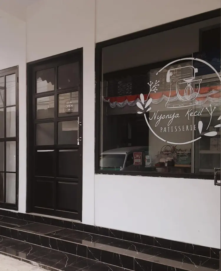 Nyonya Kecil Patisserie 1