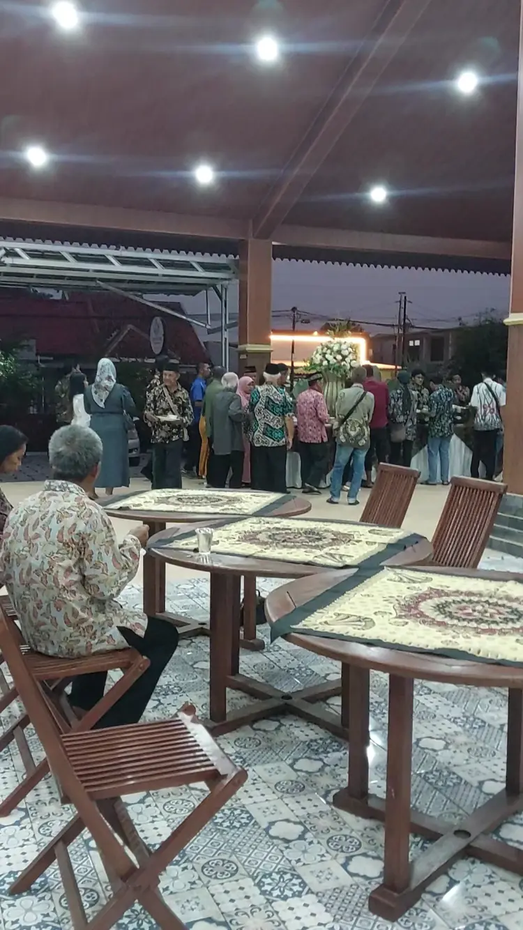 Gravitasi Cafe, Space & Wedding Venue 10