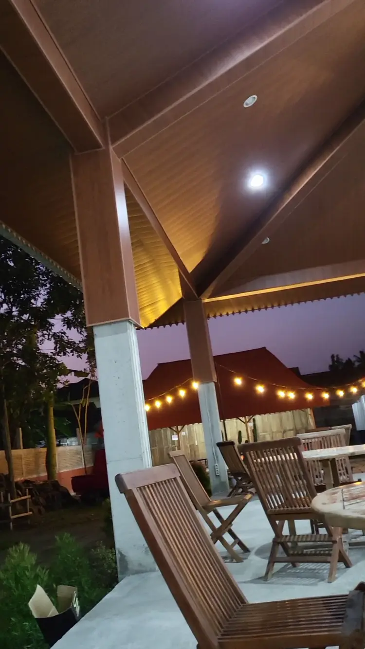 Gravitasi Cafe, Space & Wedding Venue 9