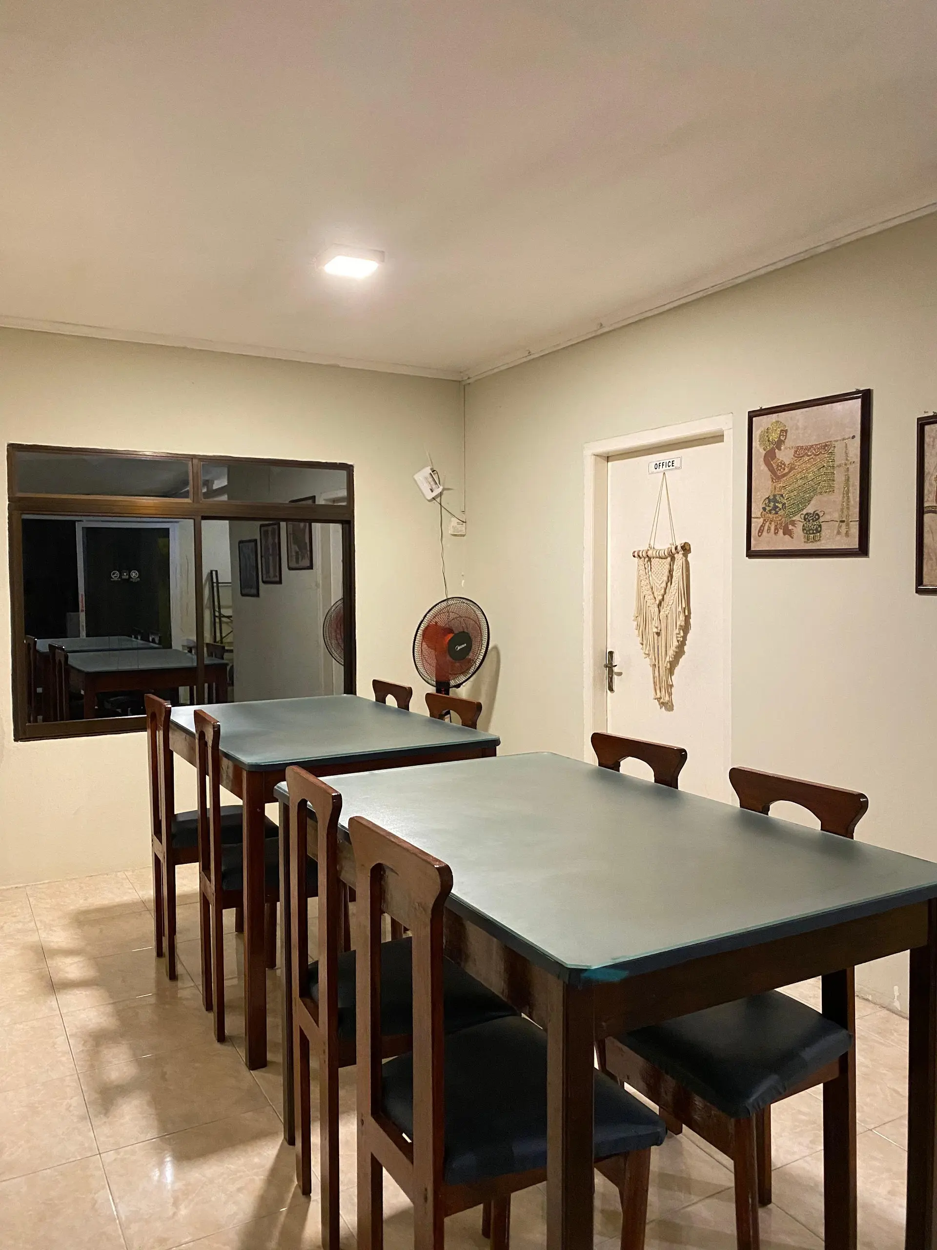 4.9 on Google, but hidden like a secret base, this Tanjung Pinang spot is really something. 1