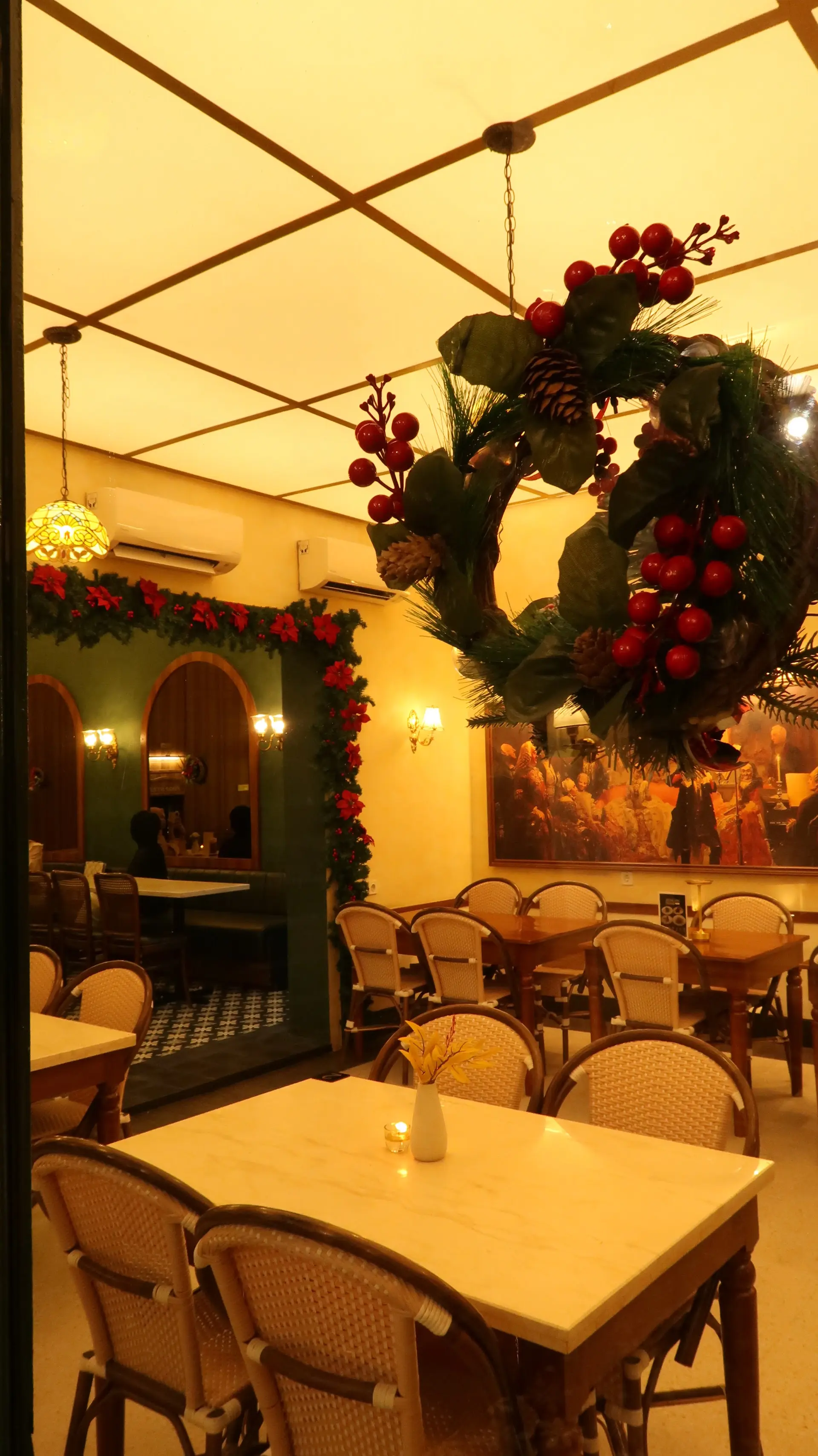 Spot foto paling Anjay di Medan? Tapi apa cantiknya Garden Deli bisa nebus makanan & servisnya yang zonk? 4